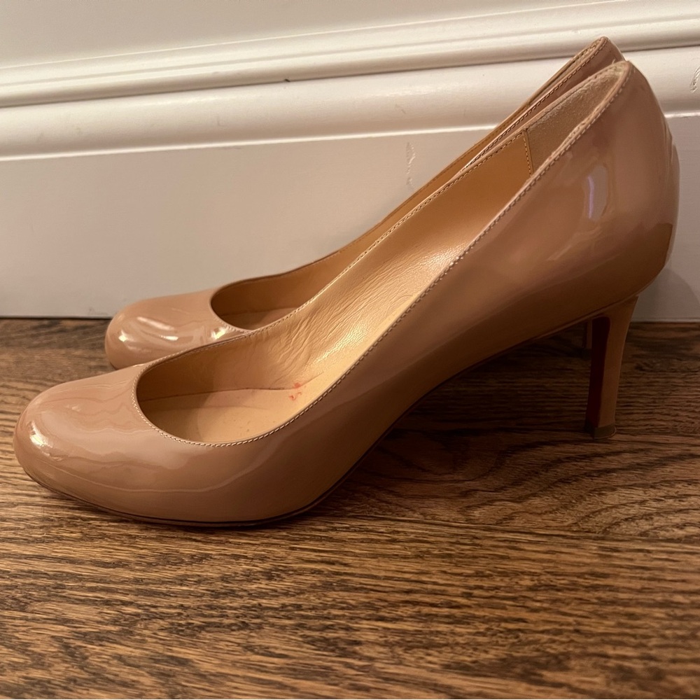 Nude Louboutin Pump